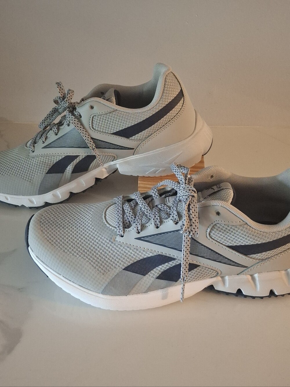 NEW Reebok Ztaur Run Grey Vector Size 8.5 Mens